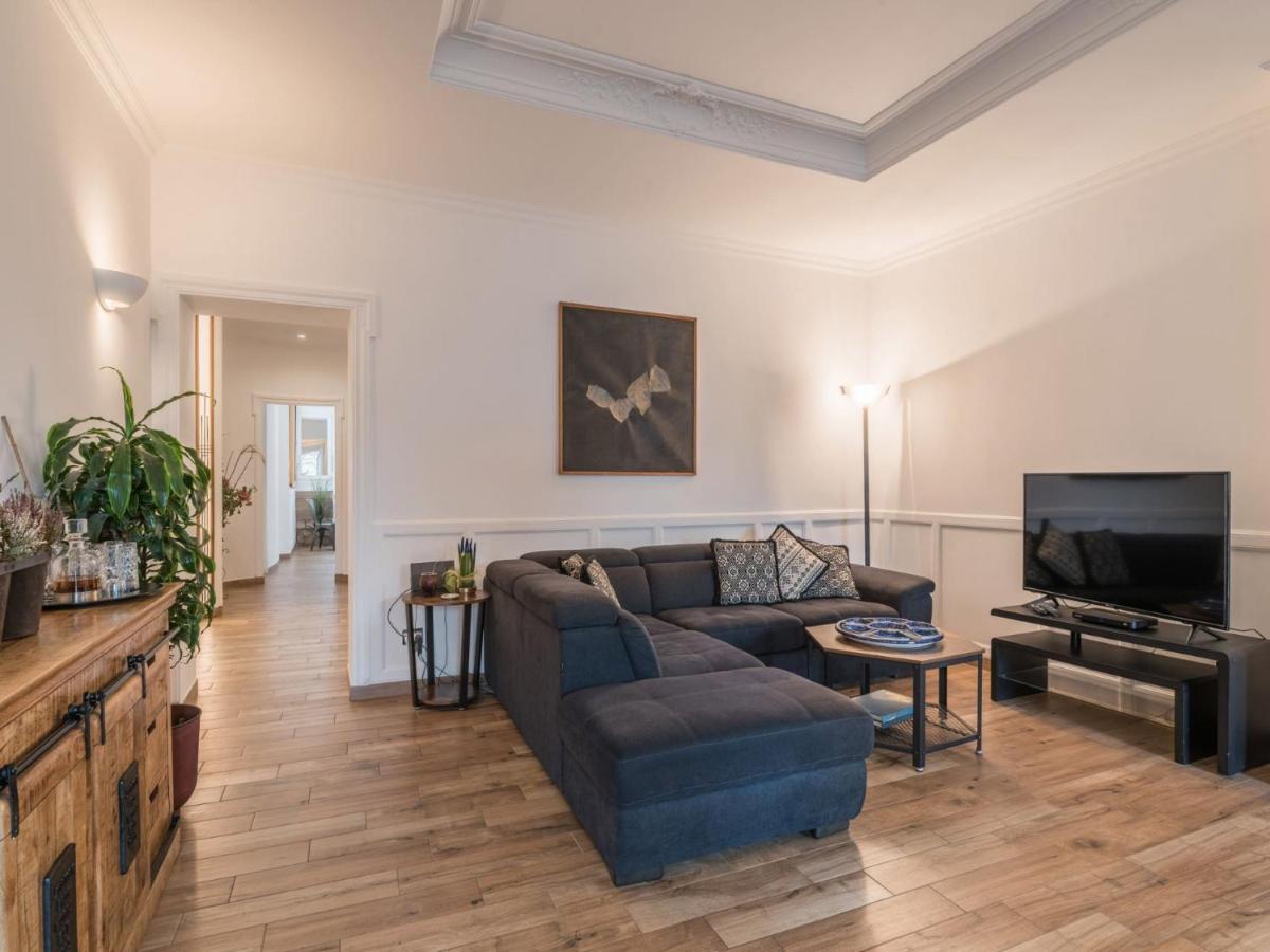 The Best Rent - Elegant Three-Bedroom Apartment A Few Steps From Fontana Di Trevi Exterior foto